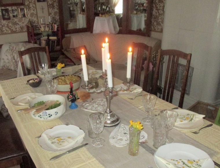 Pääsiäispöytä