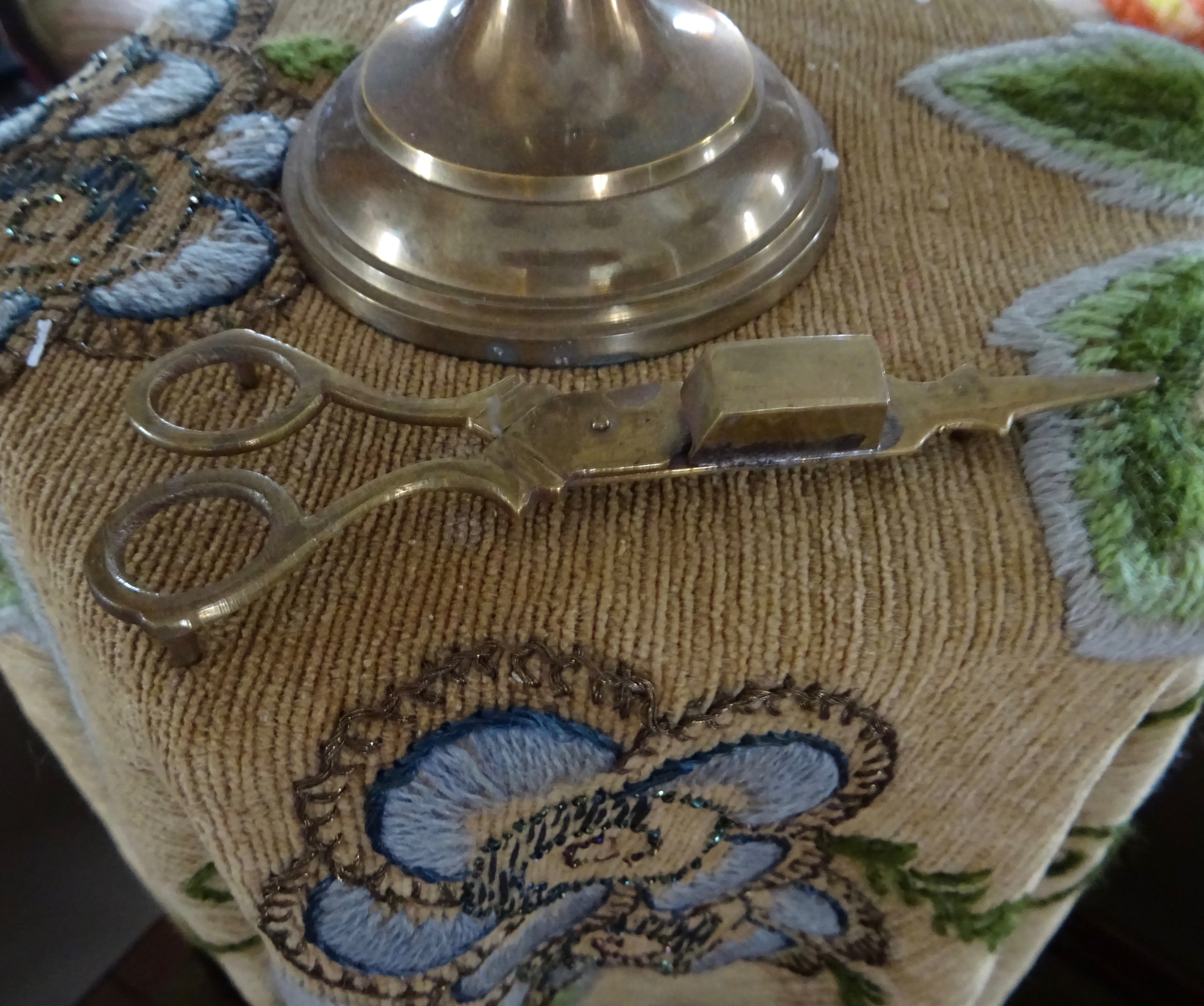 Kynttilän sydämen sakset