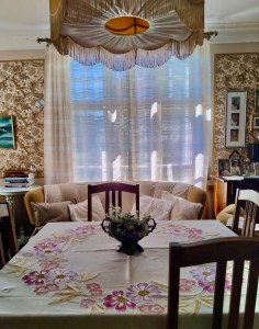 Kamari kesäasussaan.